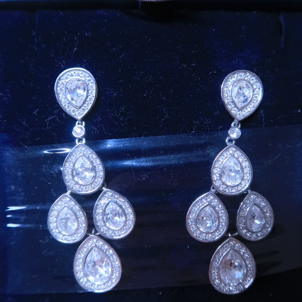 Beautiful Swarovski earrings - Picture 2 of 2